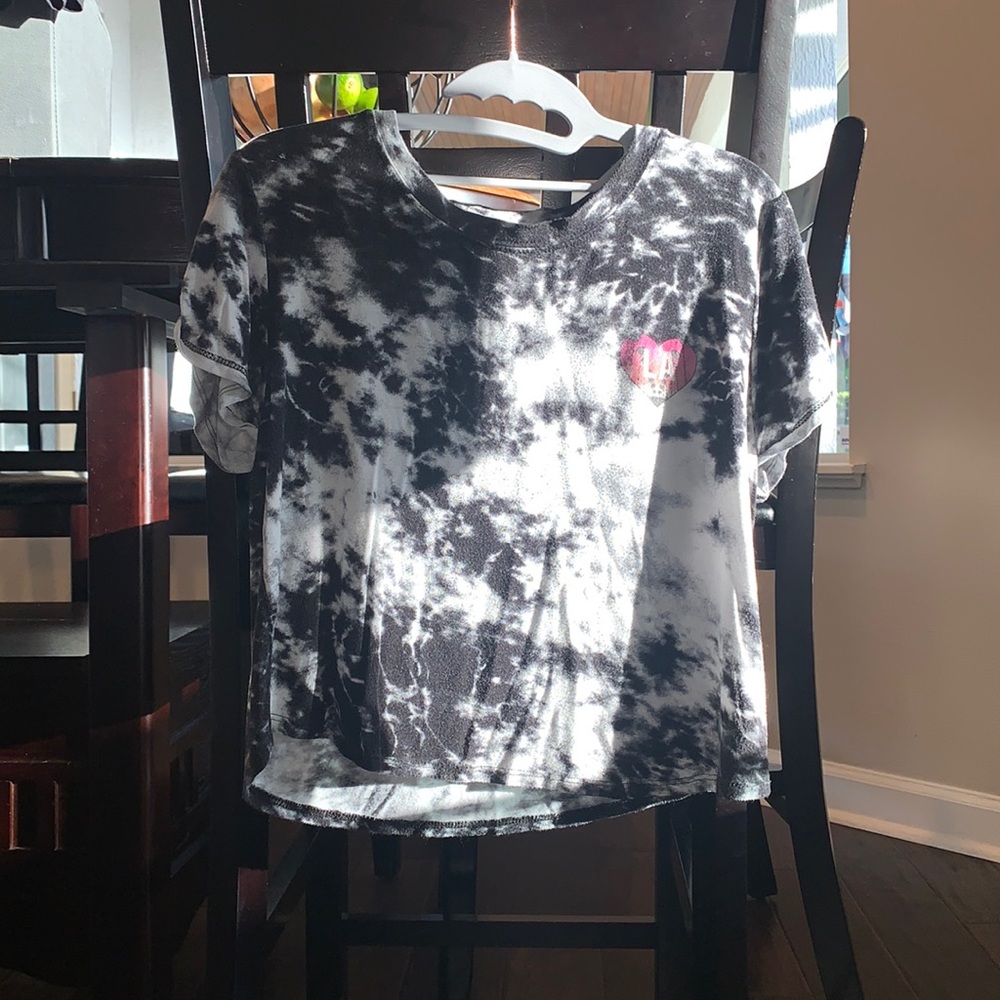 PacSun cropped shirt